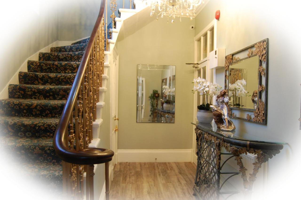 רות'סיי Highlander House Boutique Hotel מראה חיצוני תמונה