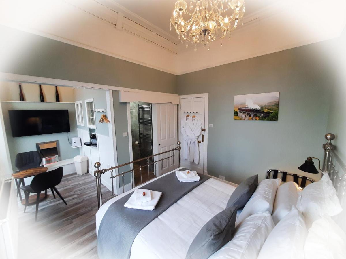 רות'סיי Highlander House Boutique Hotel מראה חיצוני תמונה