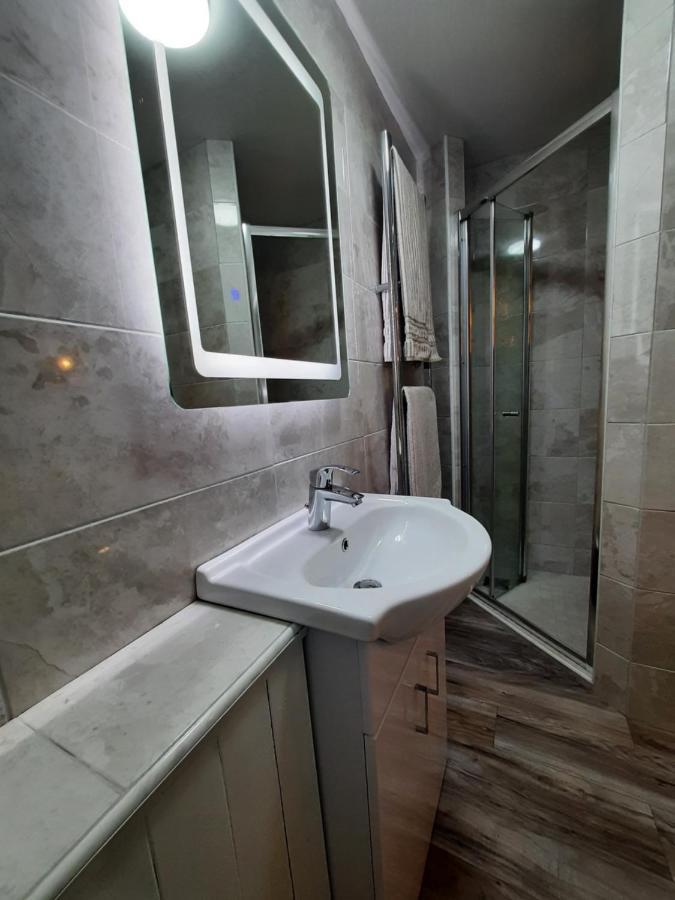 רות'סיי Highlander House Boutique Hotel מראה חיצוני תמונה